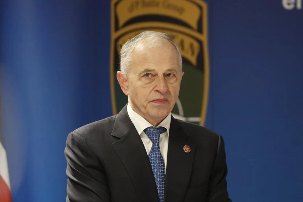 0c1292f49581f155e3152f4811e870c4-9