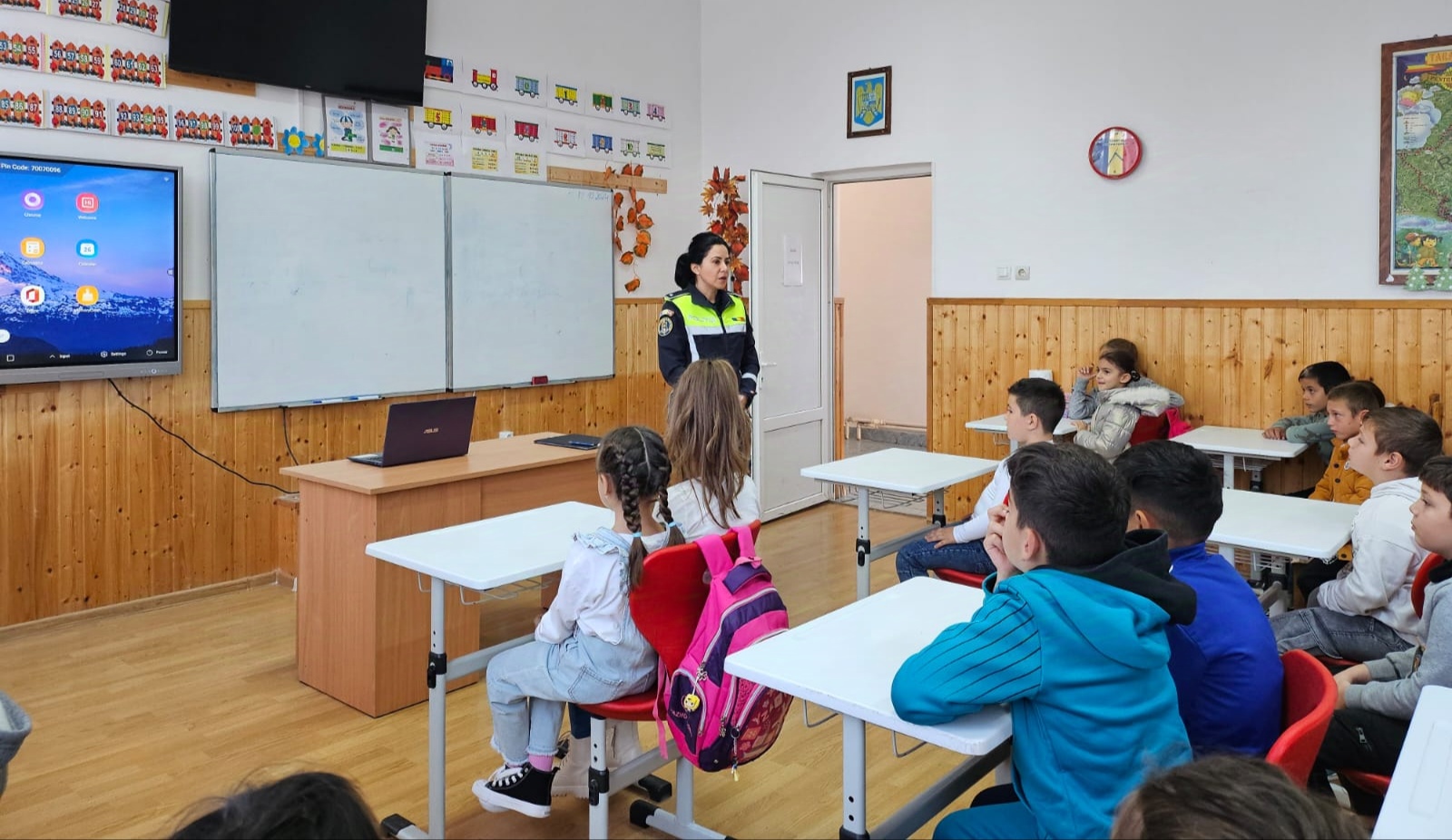 1963134a06d2cf4c665e3b97baf8258a-3