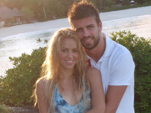 Shakira and Gerard Pique together on Twitter