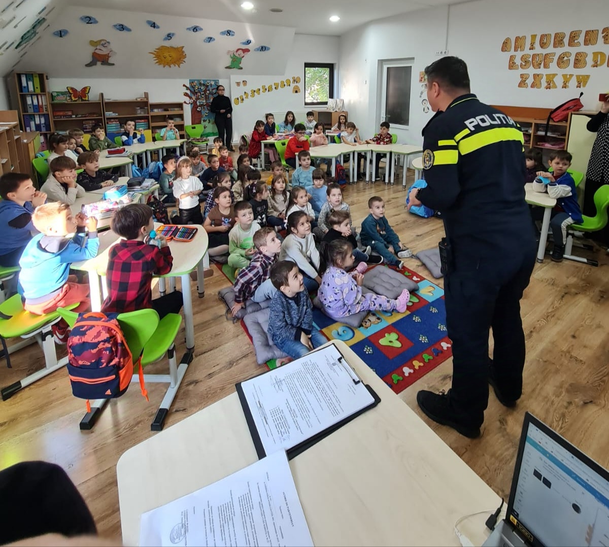 62d591526eeec7663aef133294659ca6-2