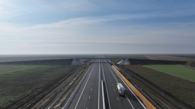 19039688c6a36a969e9d7d7acc946fda