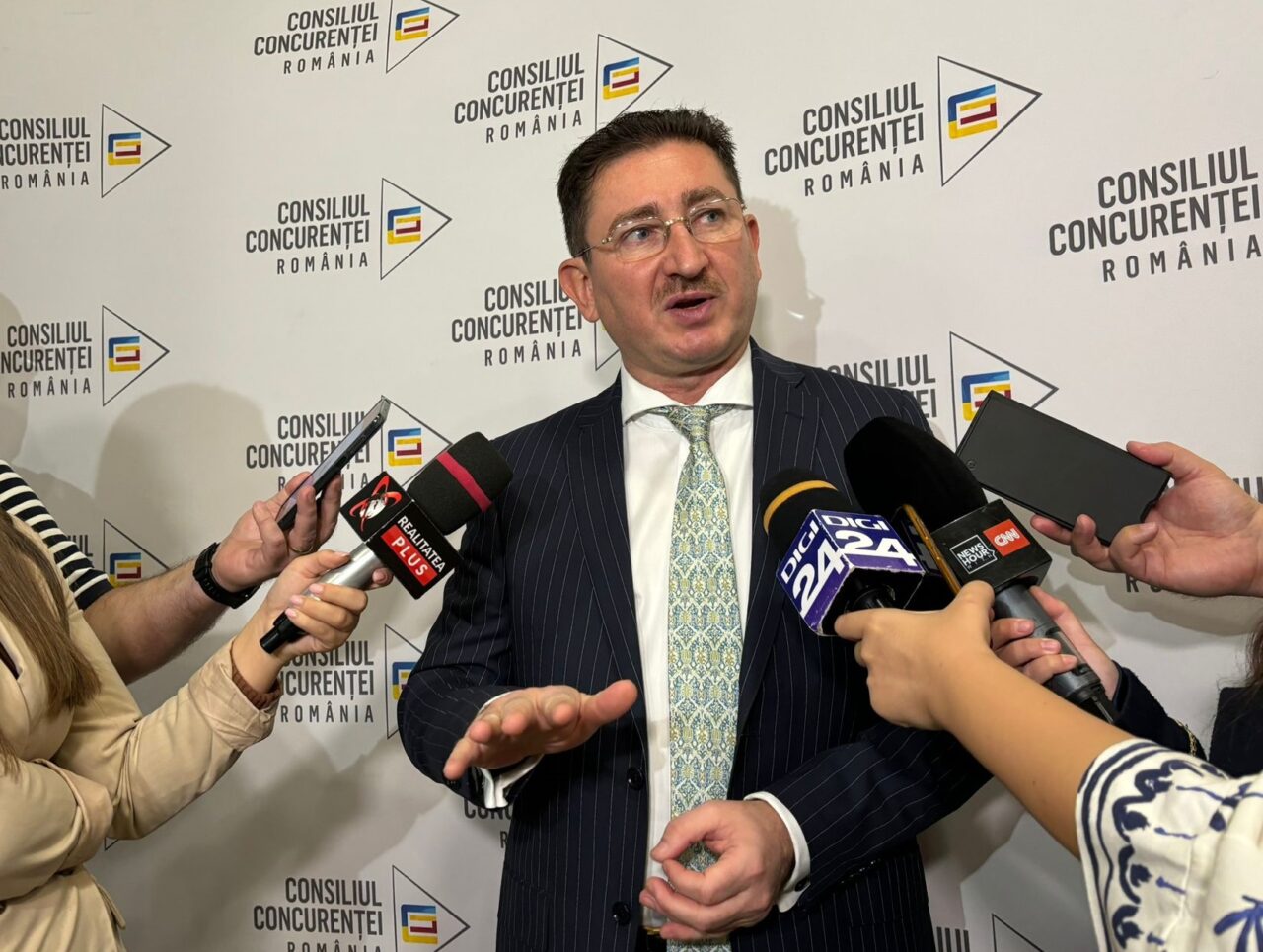 48eb06cad351b39ba688bbc7da8b222e-1