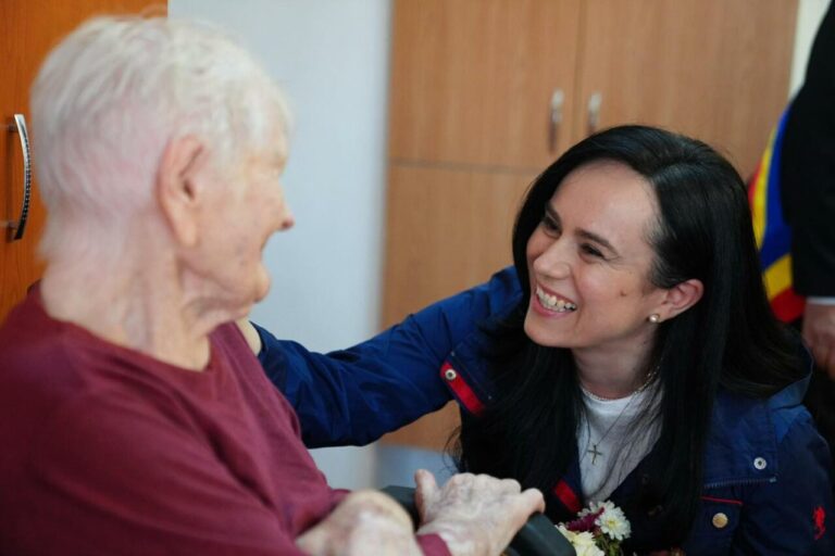 71f6dc03118afb914472999133dbe917