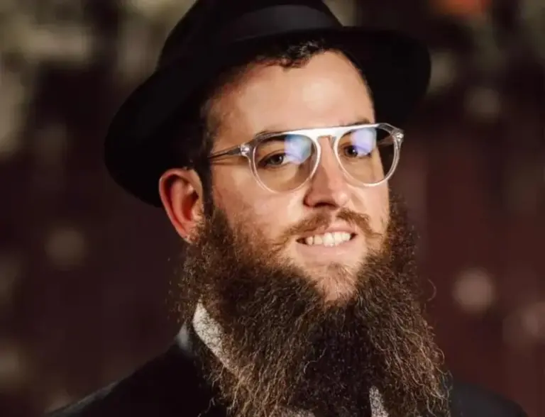 7810ab922007e98c0d9aeb52d5ad7f85