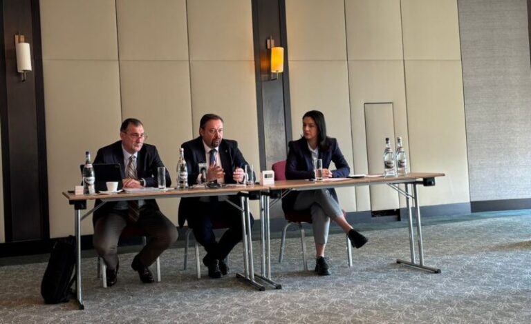 8887a096129d27a00bcaffbc3ab0cf5f