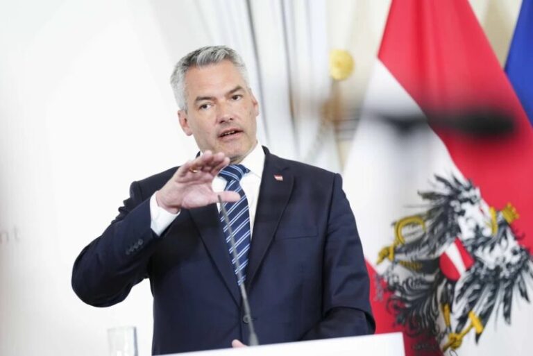 40087ec37e3021d81a7dc4eb64827f1f