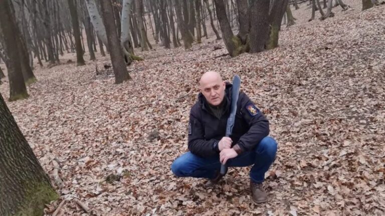 55c25798daec4cf3cfeb3d839c863129-1