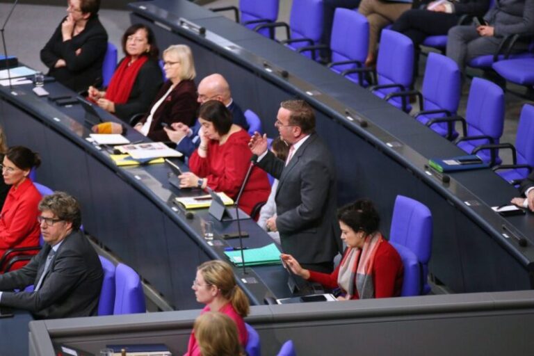 cd8c316b27ca6bffcd6bf6dc146ba97a