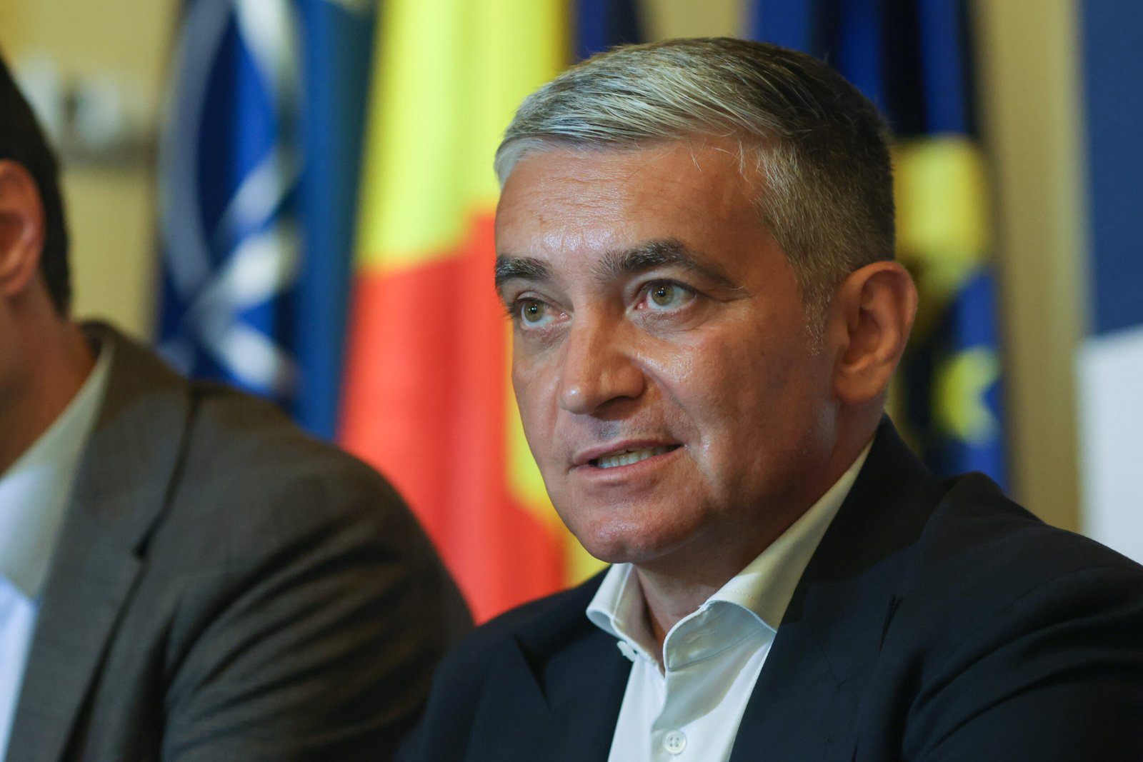 9f4939fc226eb36b437517d5d957120a-1