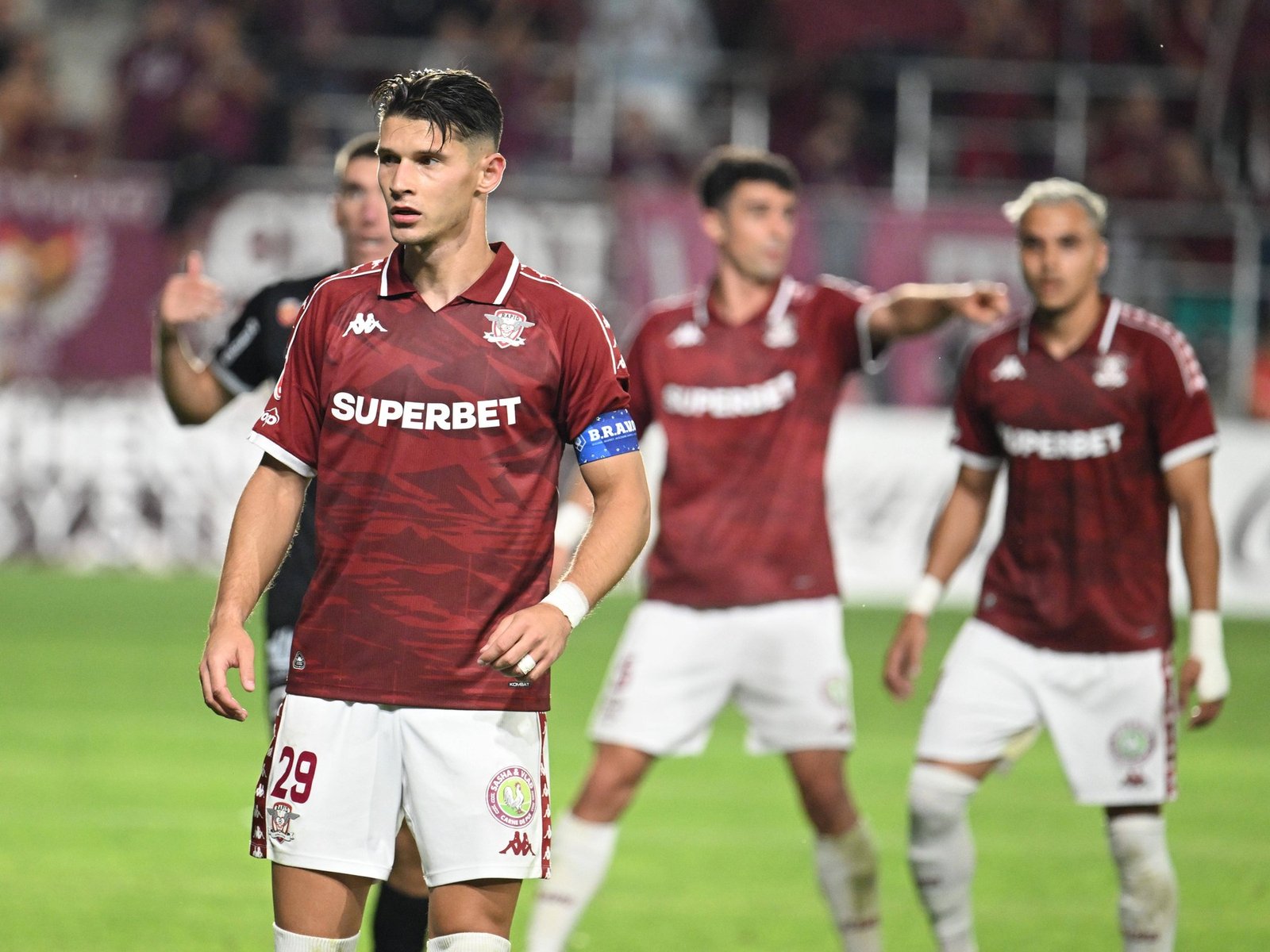 d3b480924a5d20fac16665c581db7eec-1