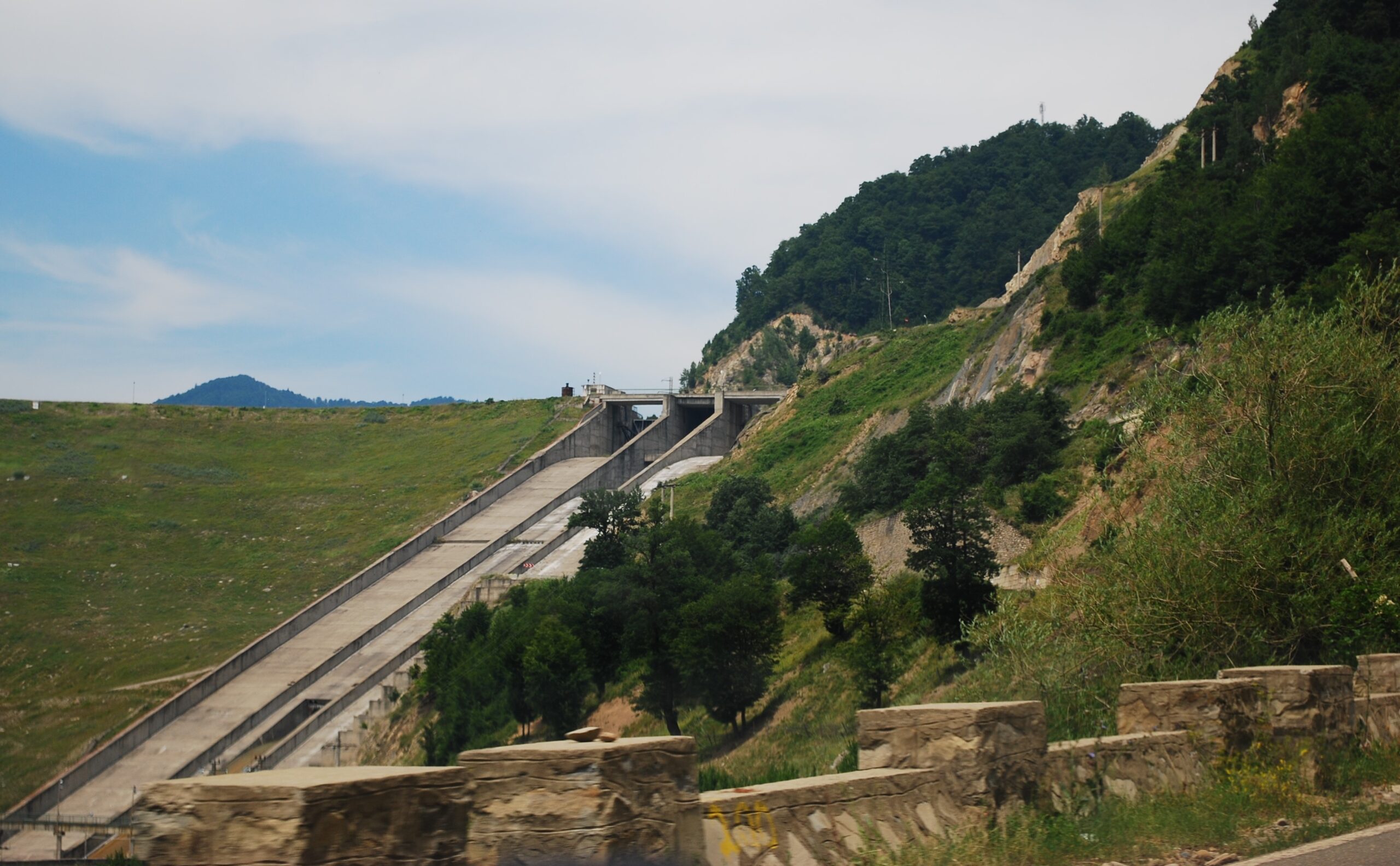 26d2509cfc1bca69237657c3b61600ce-1