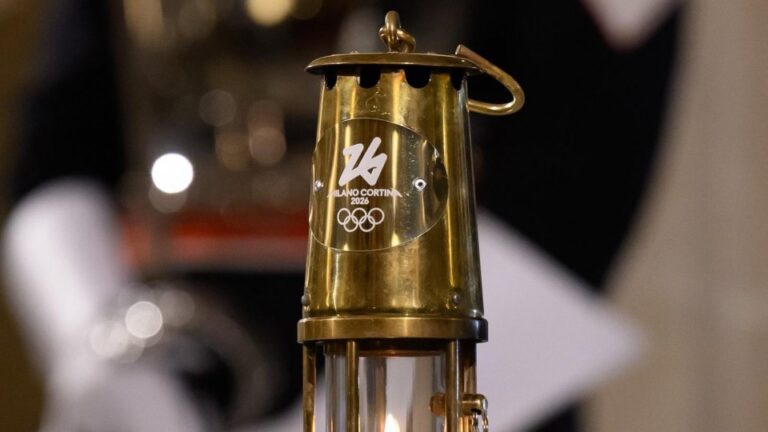 a02b41ec6206c2d42b6a0144fe872cc6-5