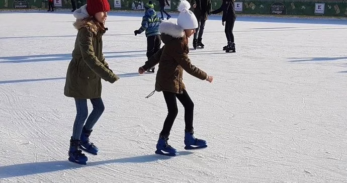 b893cbb440c2477a6c4a3179c44d380e-1